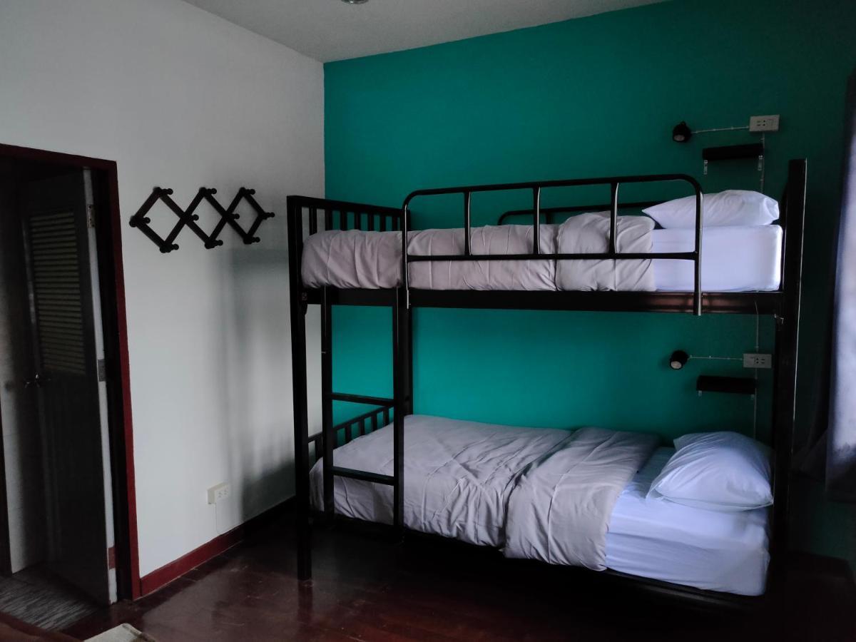 Blue Moon House - A Budget Hostel For Easy Travellers Chiang Mai Luaran gambar
