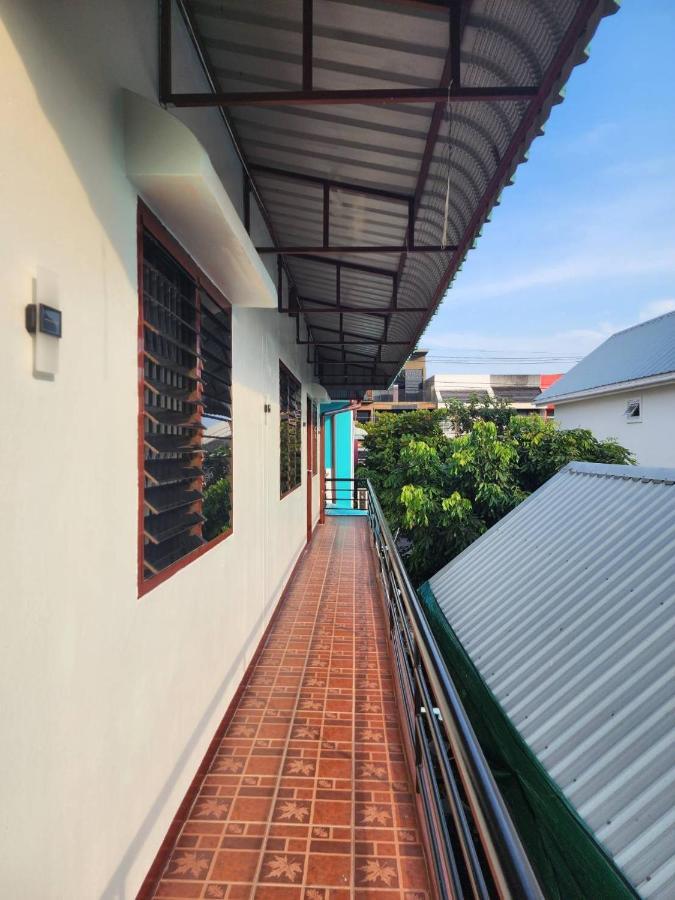 Blue Moon House - A Budget Hostel For Easy Travellers Chiang Mai Luaran gambar